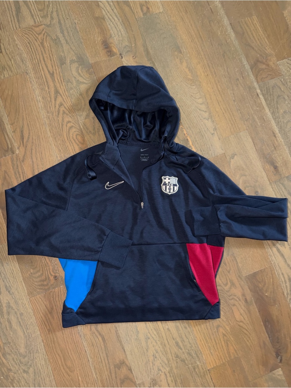 Nike Women's FCB Barcelona 2021 2022 Travel 1/4 Hooded Sweatshirt Size Medium M
